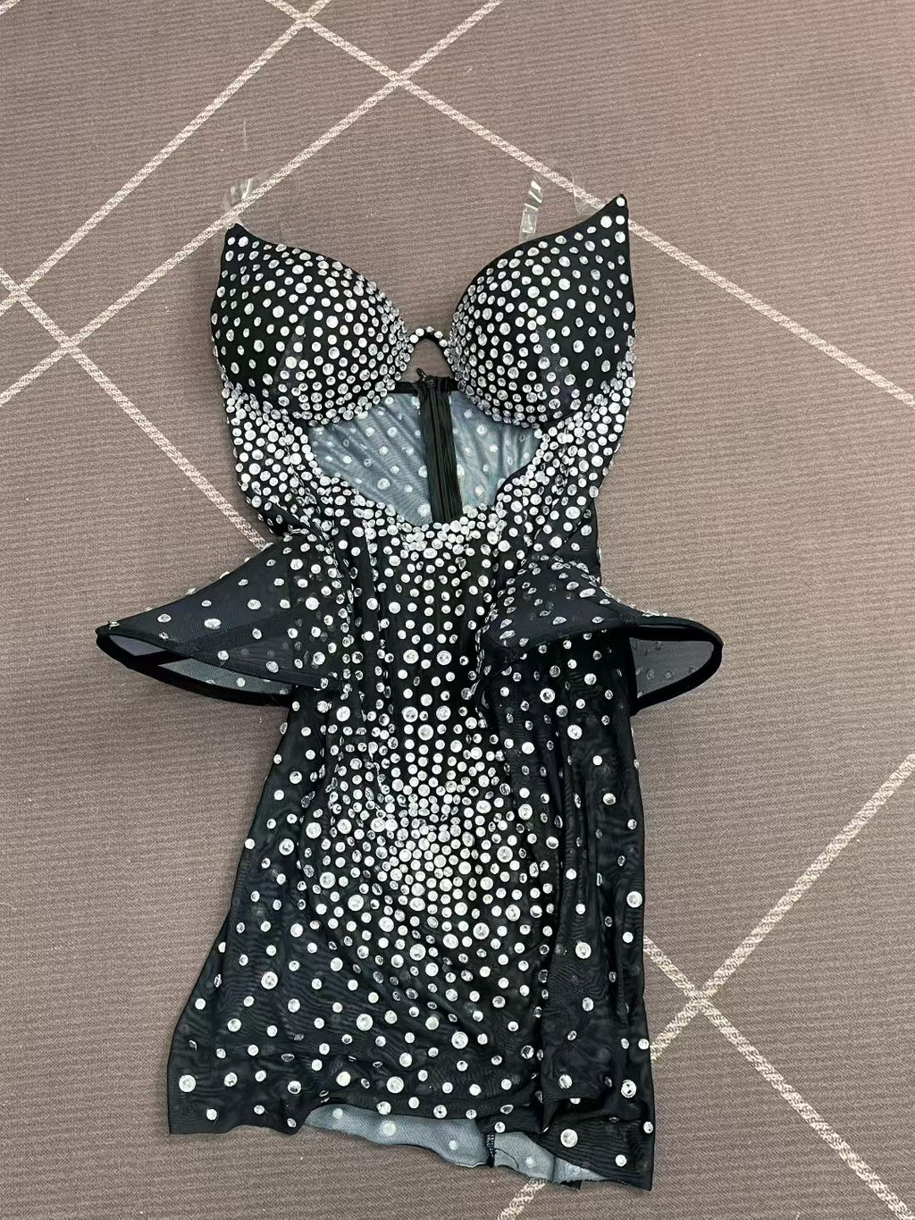 Oumijia Hollow-out Diamonds Off-shoulder Dress