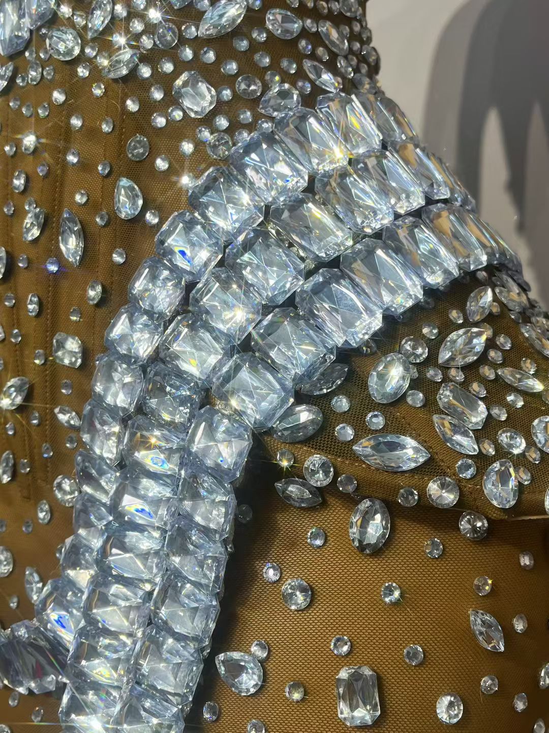 Hongguan Hollow-out White Diamonds Long Prom Dresses