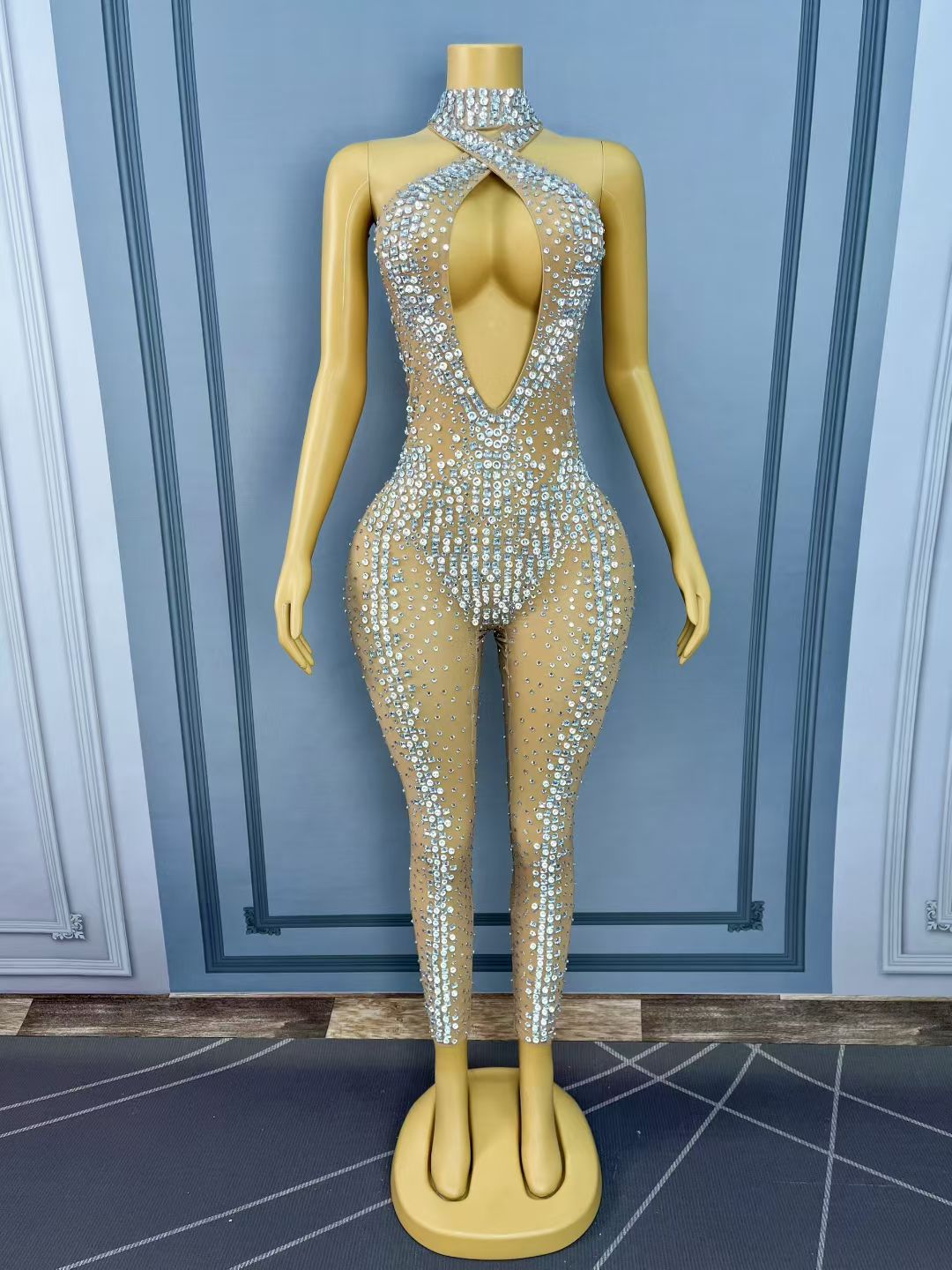 CELESINYI Jiaochaku Crystal Cross Jumpsuit