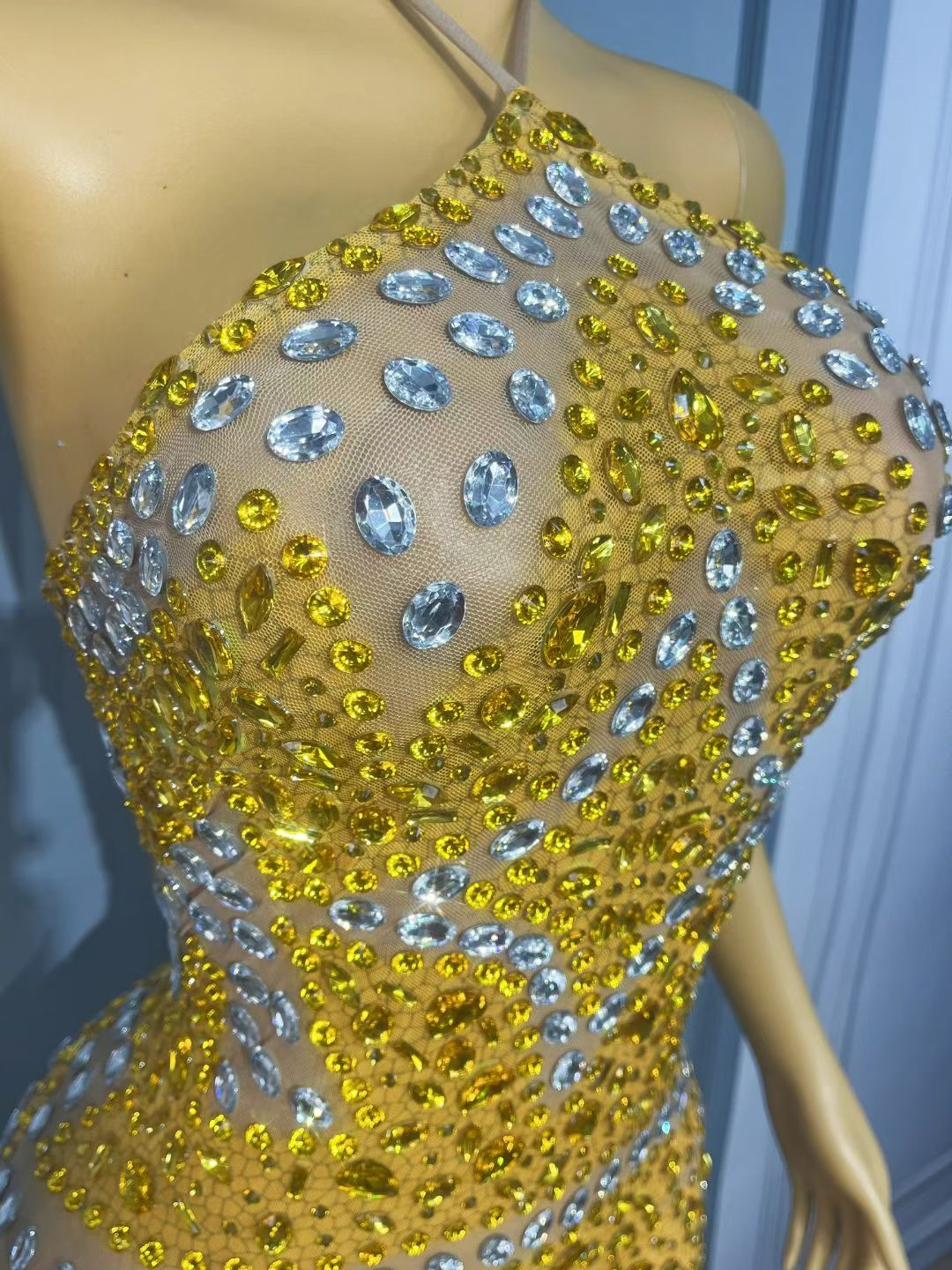 Jinjingying Strapless Backless Diamond-Embellished Gown