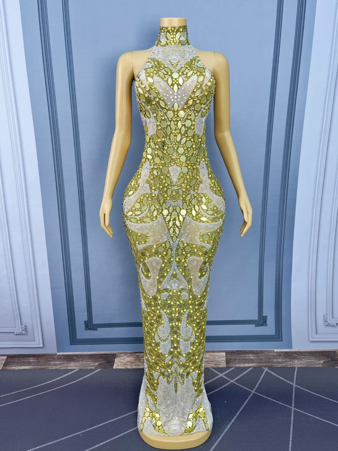 Jincaihua Golden Lens Rhinestone Flower Long Prom Dress