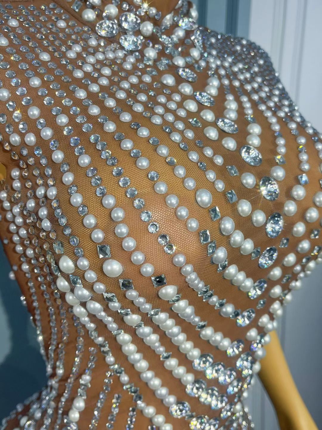 Zhenzhuwang Pearl Diamond Striped Sleeveless Mini Dress