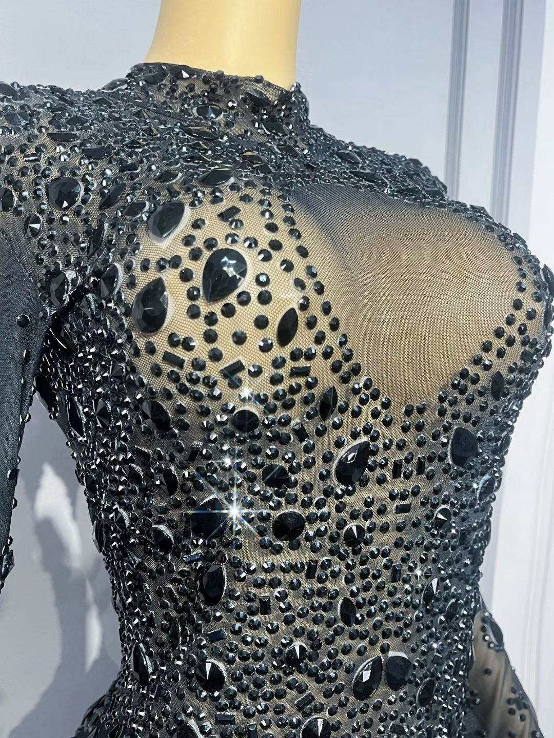 CELESINYI Yuanquan Crystal Black Gown