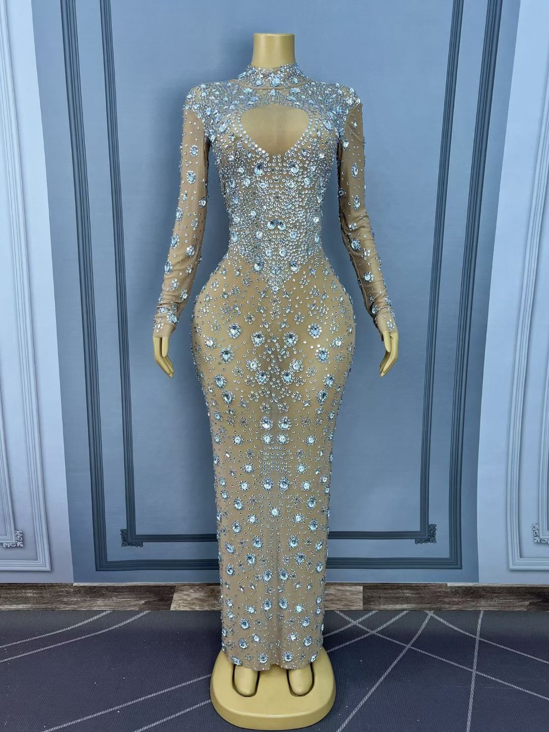 CELESINYI Yuanquan Crystal Skin Silver Gown