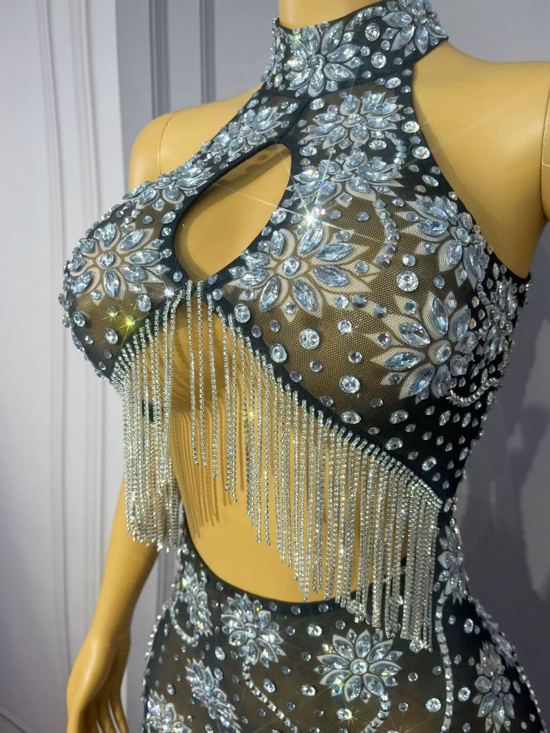 Mosanghua Elegant Diamond Floral Hollow-Cut Fringe Maxi Dress