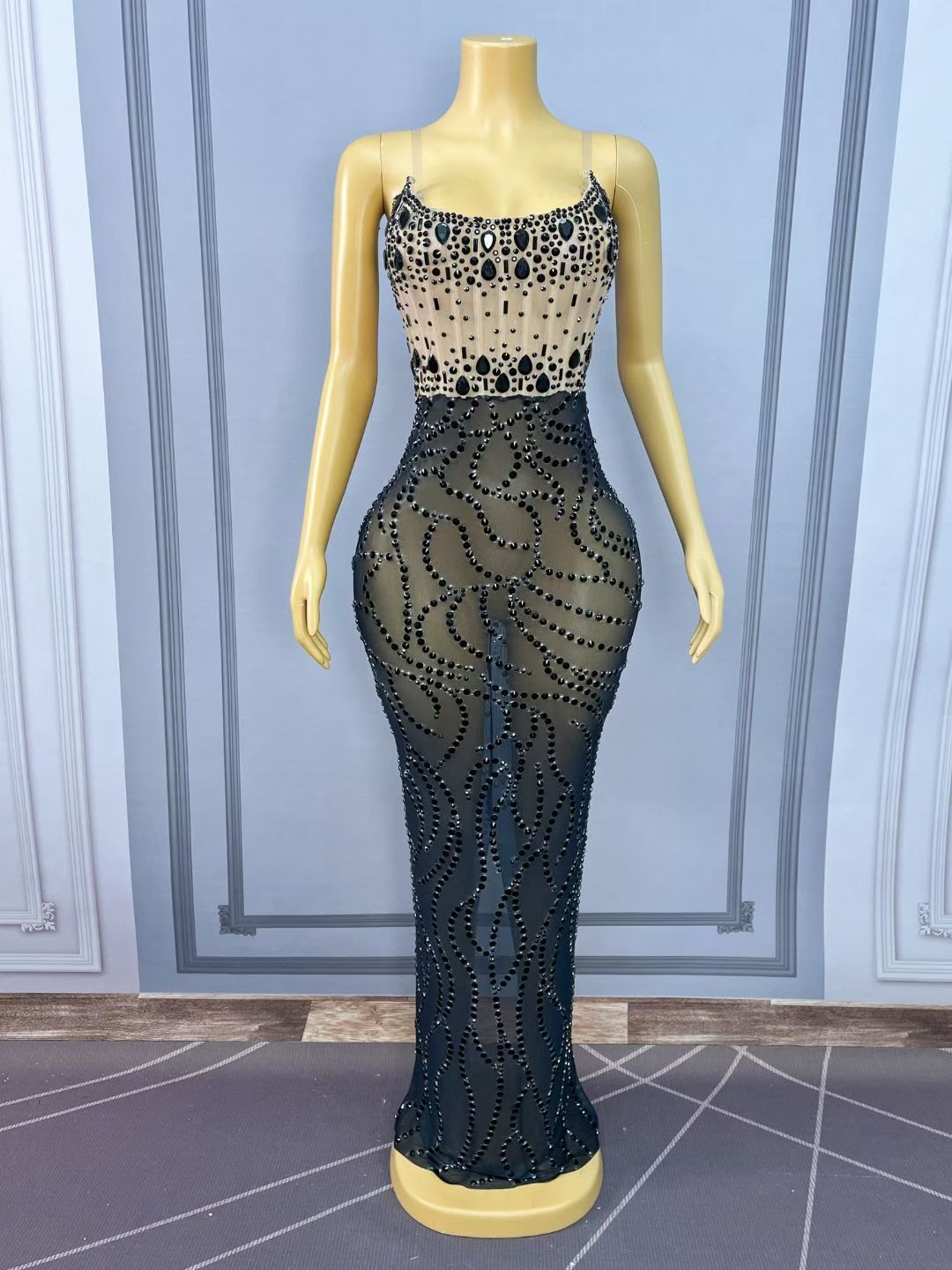 Bianfuyi Black Rhinestone Strapless Color-Blocked Maxi Dress