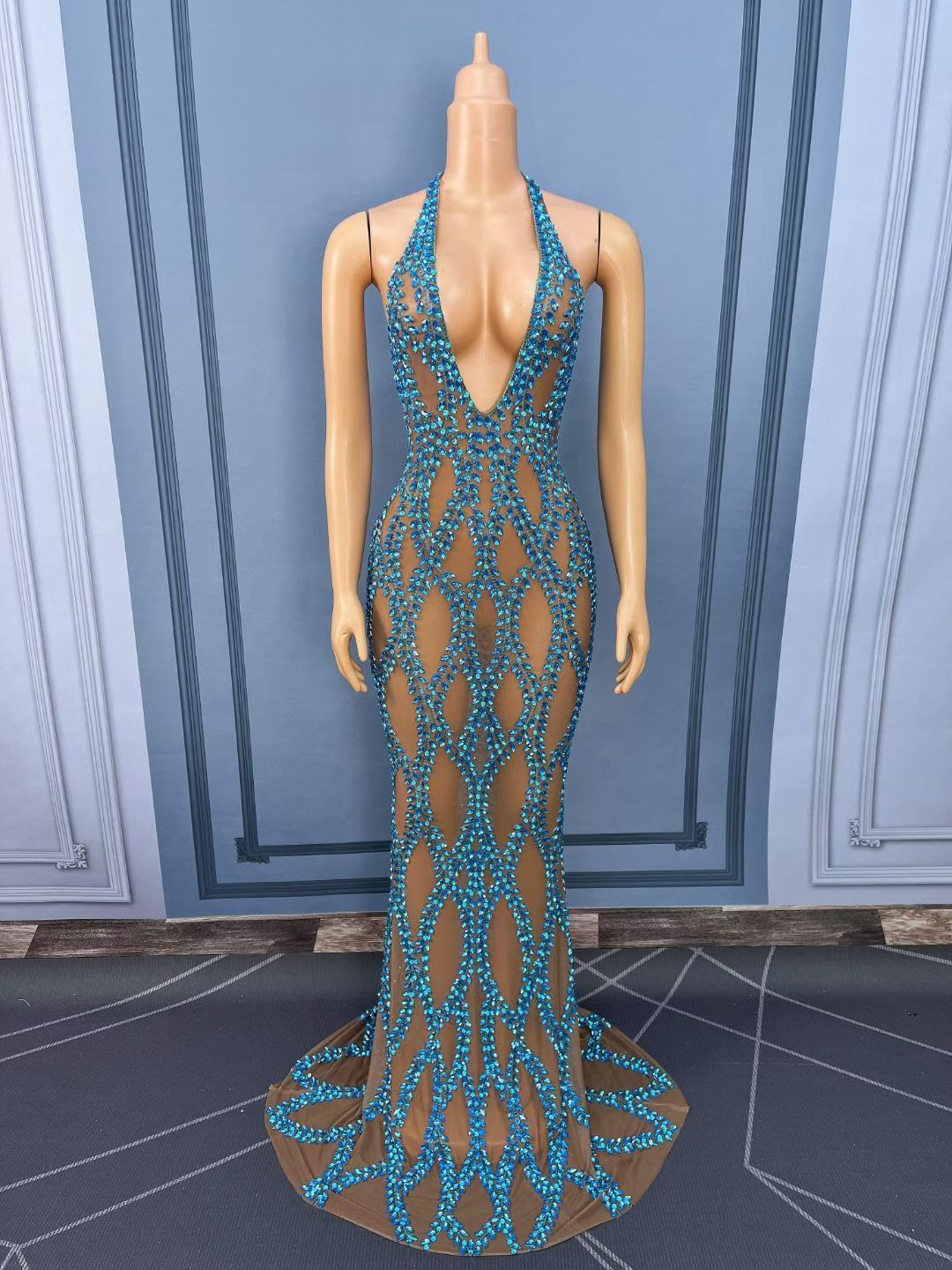 CELESINYI Tengliuzhi Crystal Leaf Halter Gown (Blue)