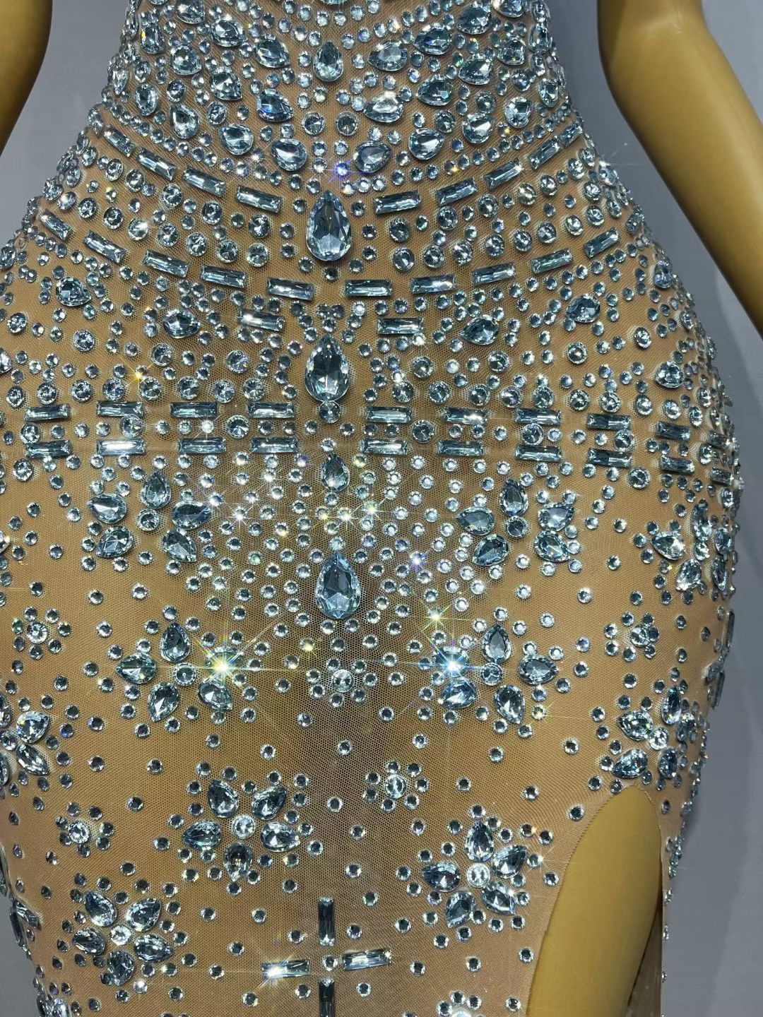 CELESINYI Xiaoxianghua Crystal Skin Silver Mermaid Gown
