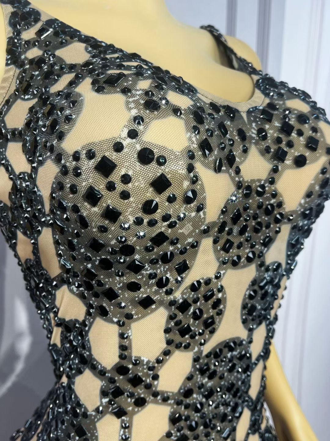 CELESINYI Heiyuanquan Crystal Black Ring Mini Dress