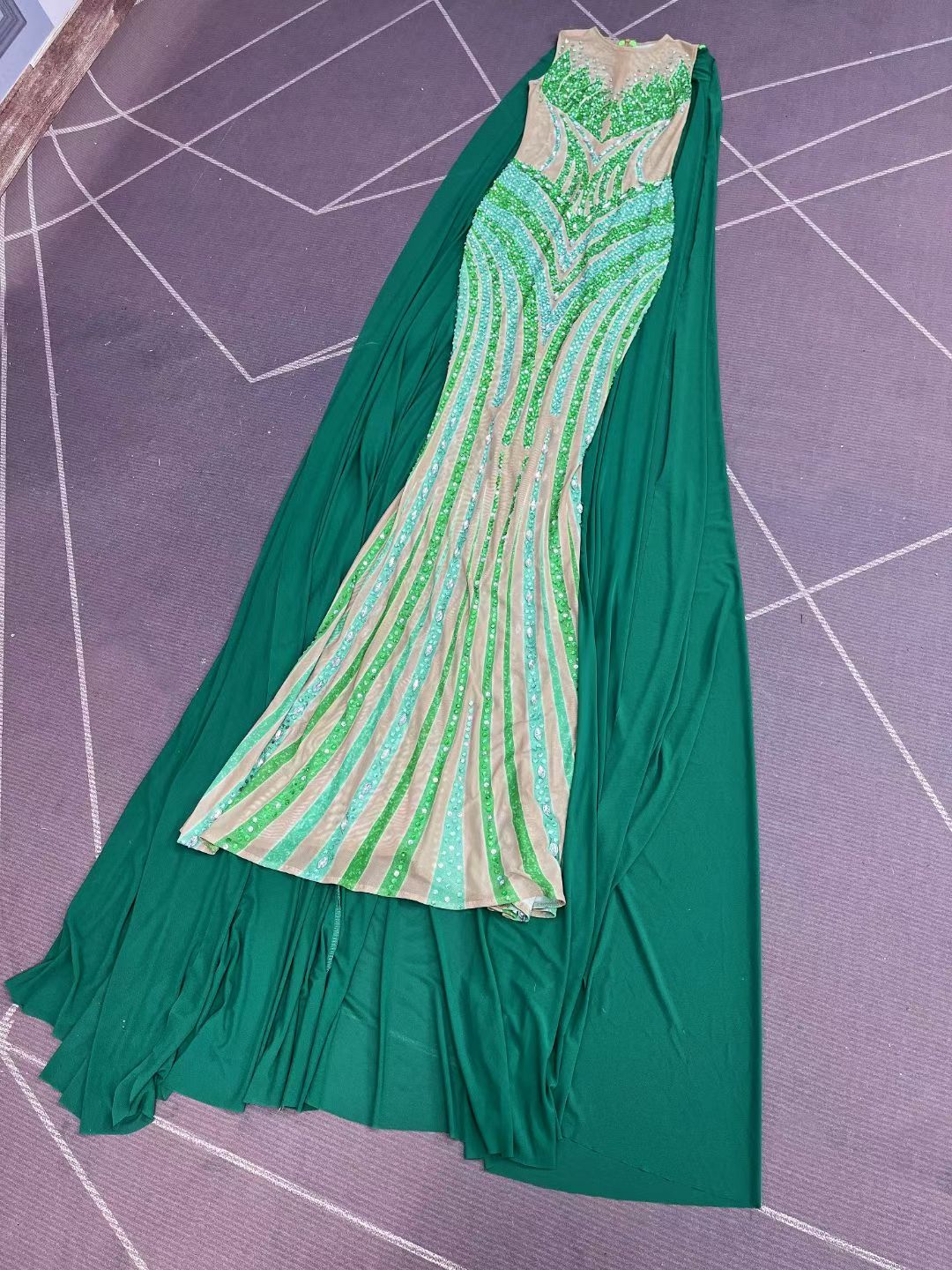 CELESINYI Lvhupan Crystal Emerald Cape Gown