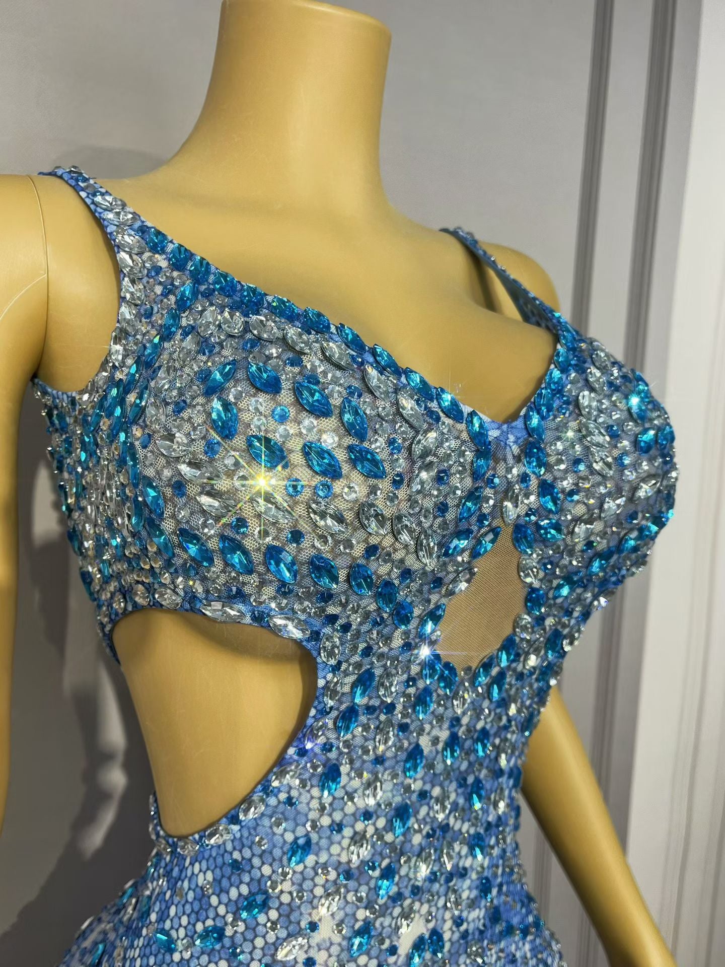 CELESINYI Huami Crystal Blue Mermaid Gown