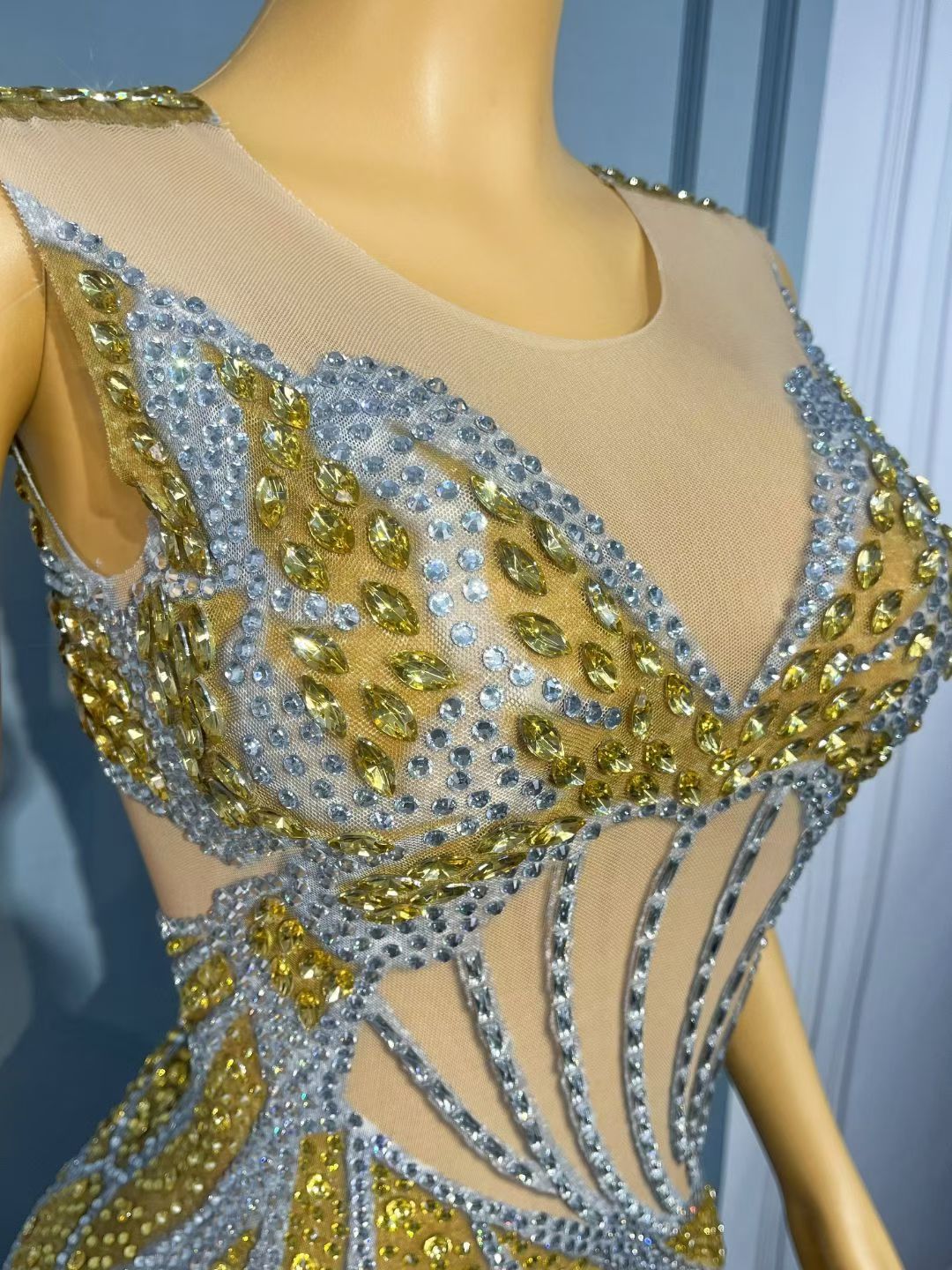 CELESINYI Huangjindie Crystal Gold Butterfly Gown