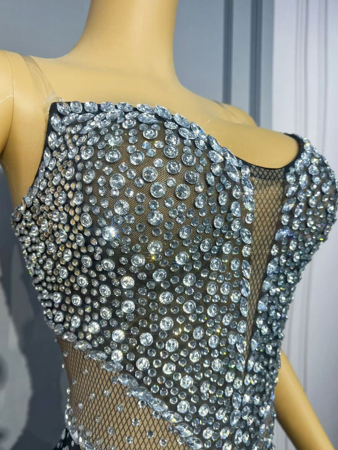 CELESINYI Shuiwang Crystal Fishnet Gown (Black)