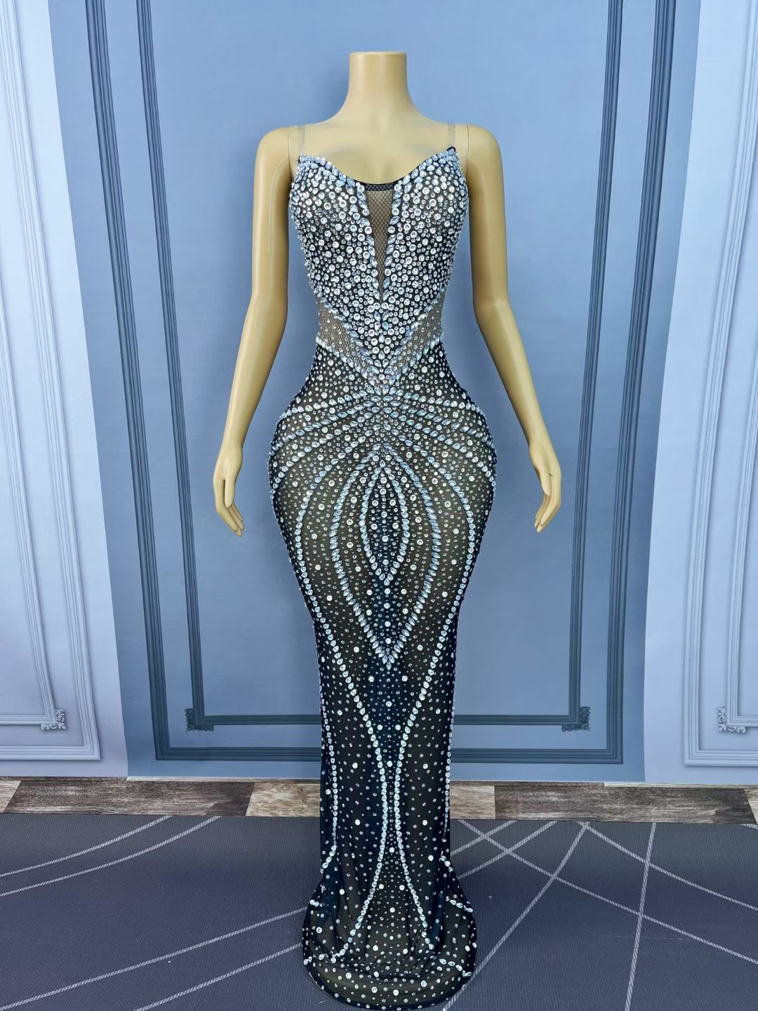 CELESINYI Shuiwang Crystal Fishnet Gown (Black)
