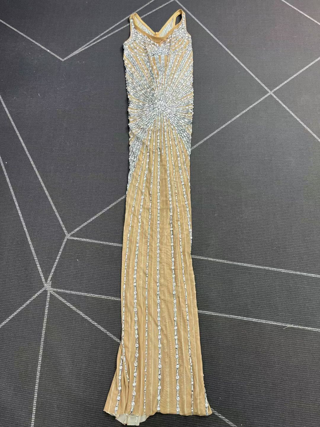CELESINYI Penquan Crystal Fountain Gown