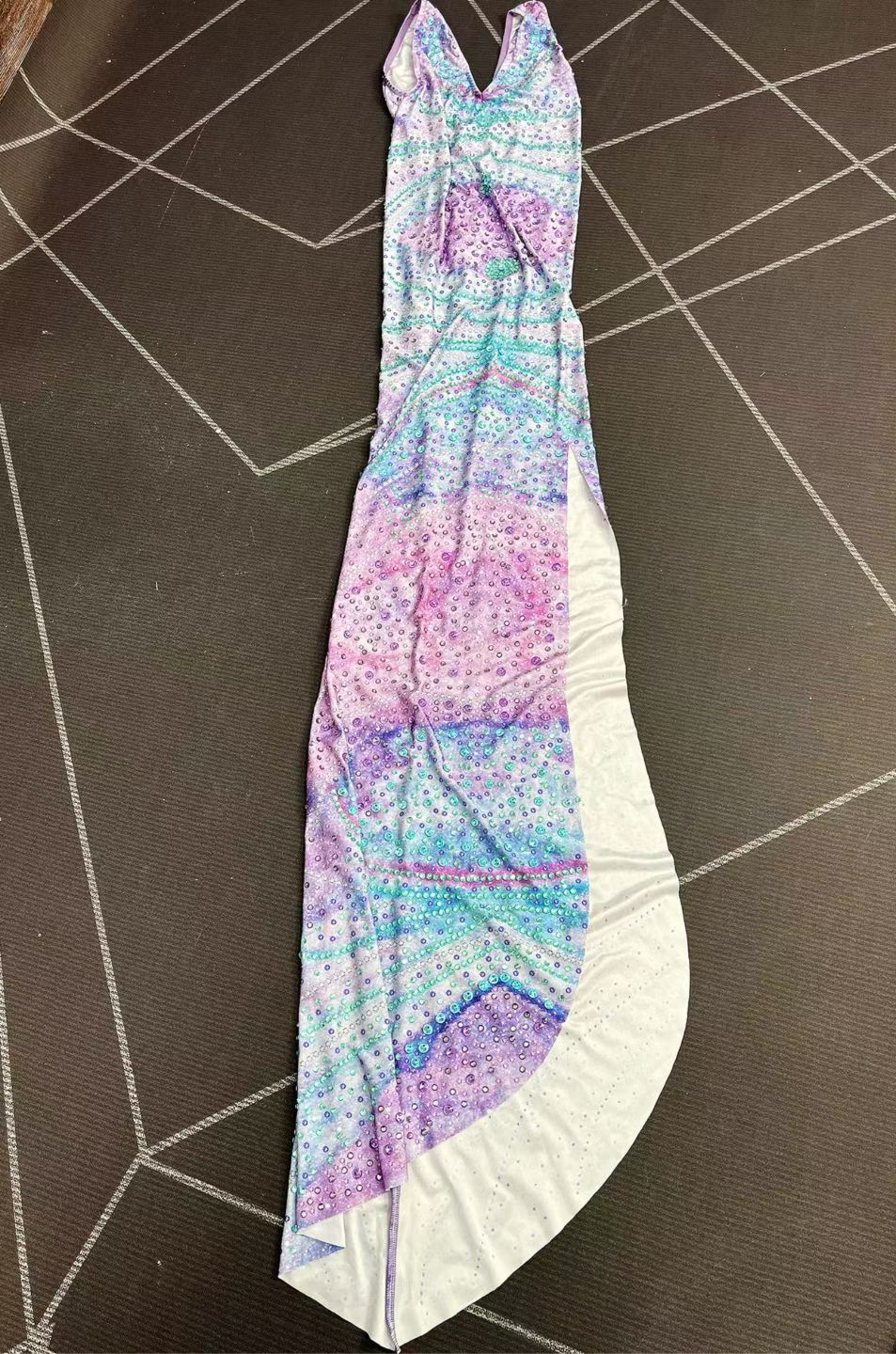 CELESINYI Lanzi Crystal Lavender Wave Gown
