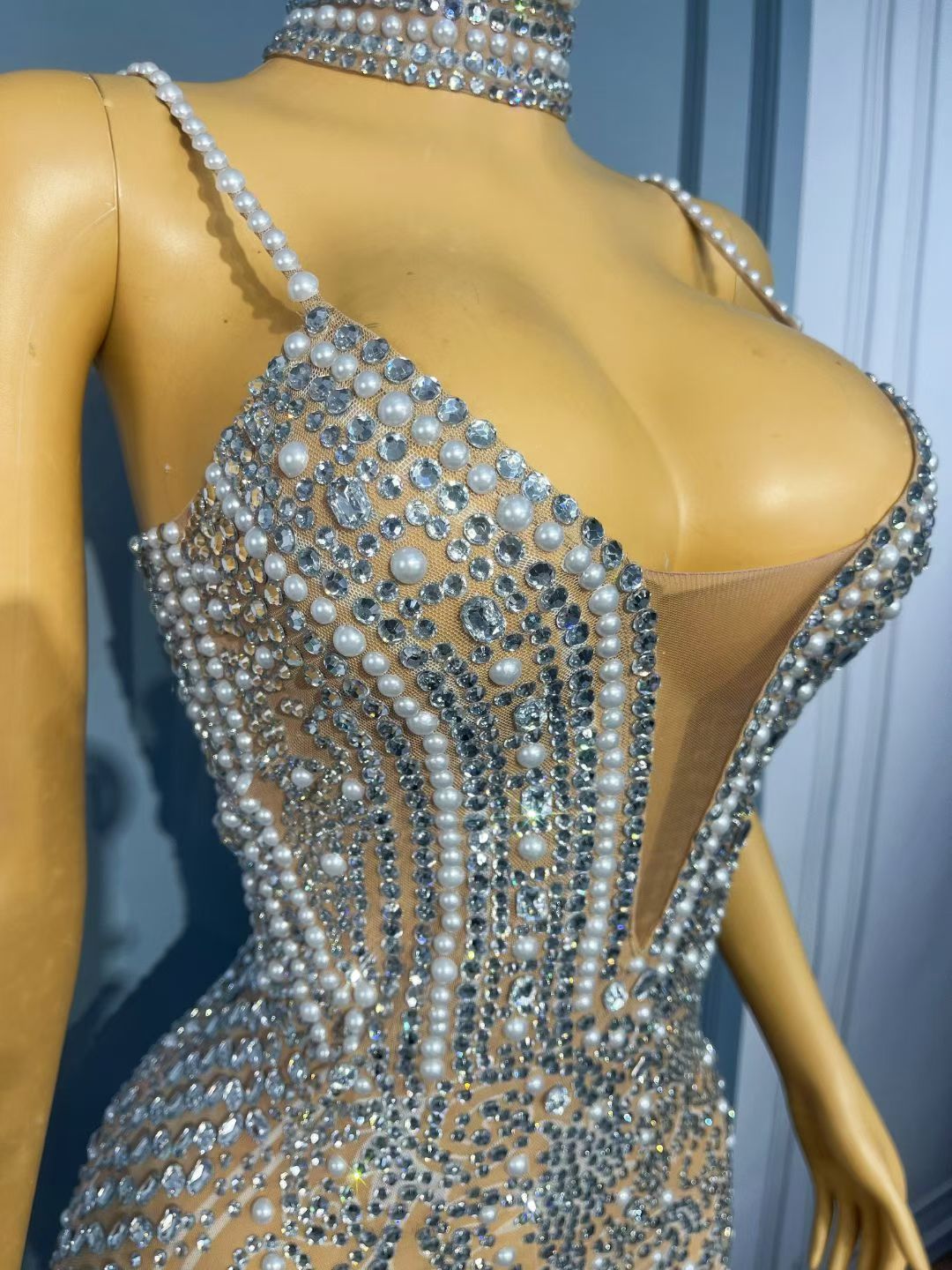 CELESINYI Tianlianjie Crystal Pearl Necklace Gown