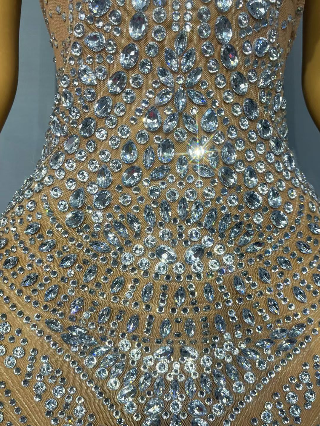 CELESINYI Qiaojiaren Crystal Emerald Gown (Silver)