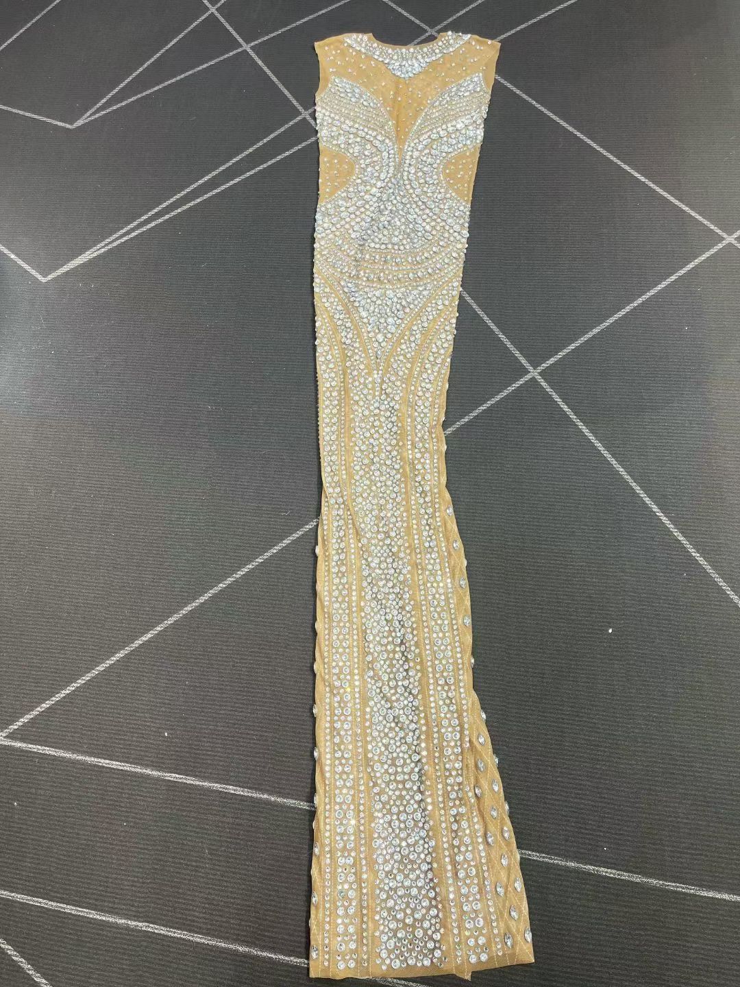 CELESINYI Qiaojiaren Crystal Emerald Gown (Silver)