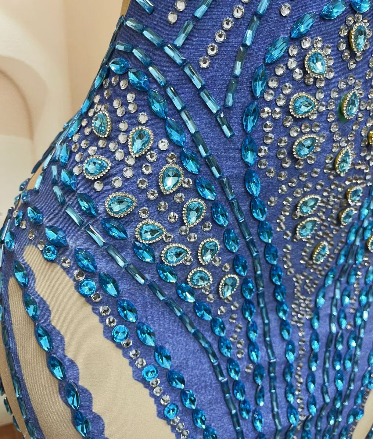 CELESINYI Lanshuicai Crystal Electric Blue Gown