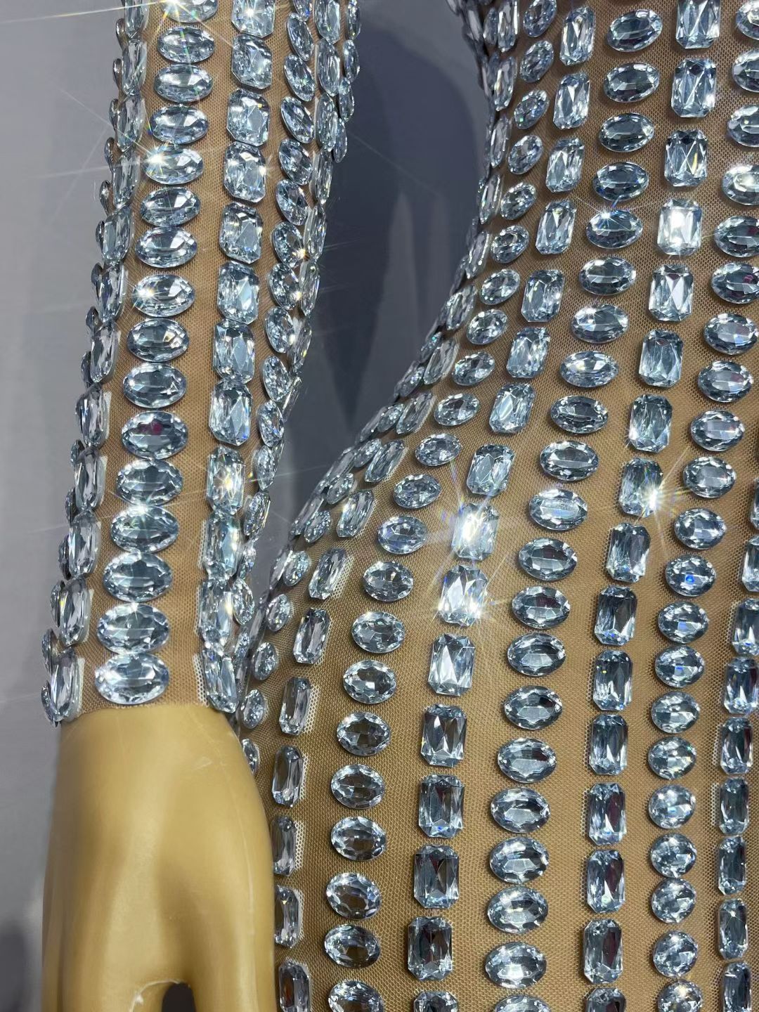 CELESINYI Fengxi Crystal Asymmetric Matrix Gown