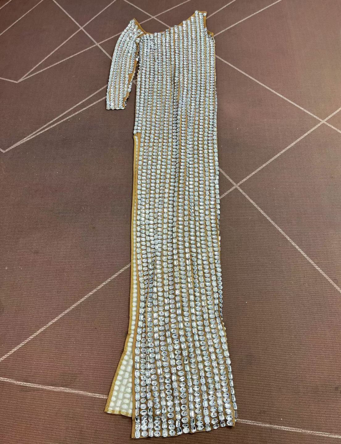 CELESINYI Fengxi Crystal Asymmetric Matrix Gown