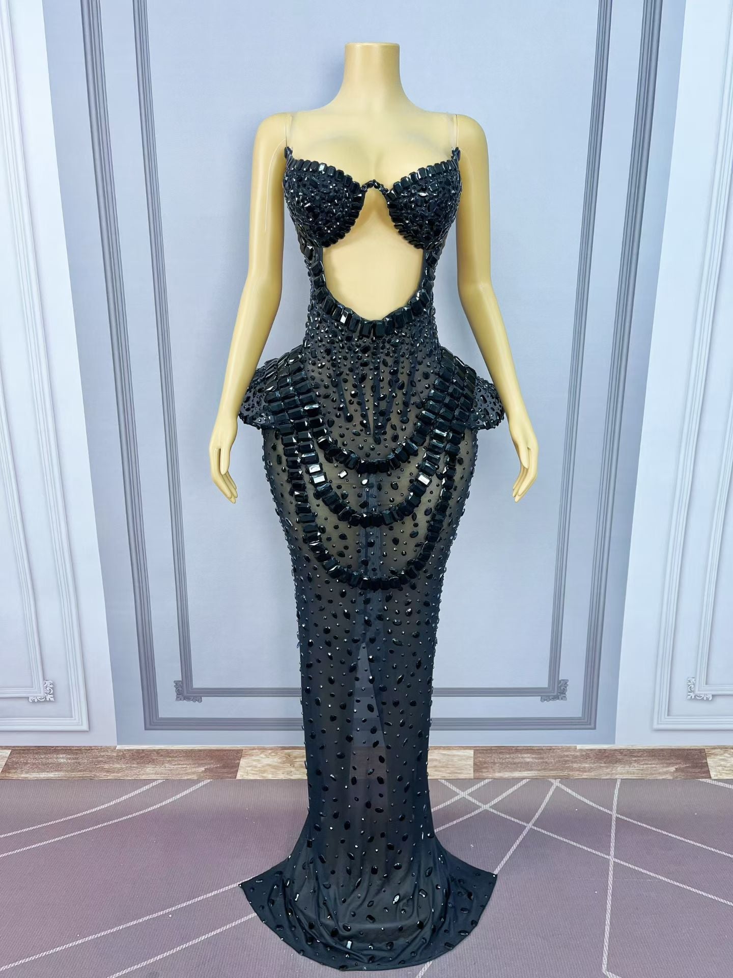 CELESINYI Geseguan Crystal Full Stone Gown (Black)