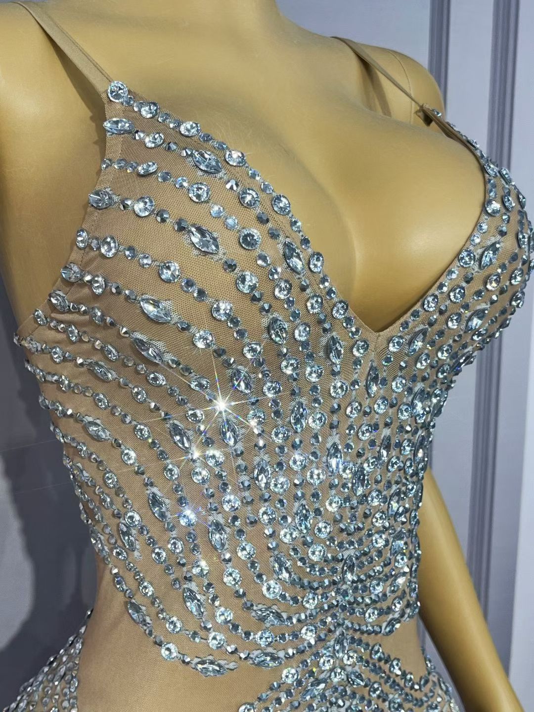 CELESINYI Shuiliuli Crystal Radiant Fringe Dress