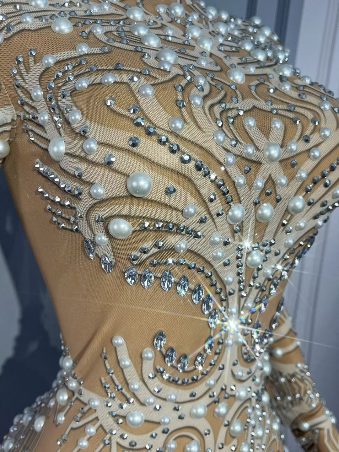 CELESINYI Xuehuabing Crystal Pearl Baroque Mini Dress