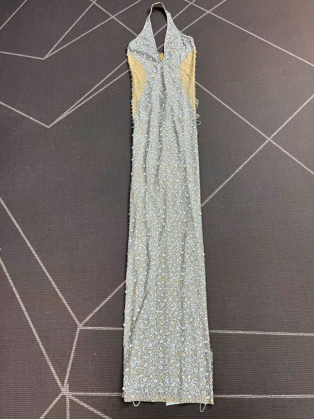 CELESINYI Lianliankan Crystal Side Cutout Halter Gown
