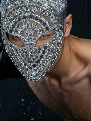 CELESINYI Manzuanmianju Crystal Full Diamond Face Mask