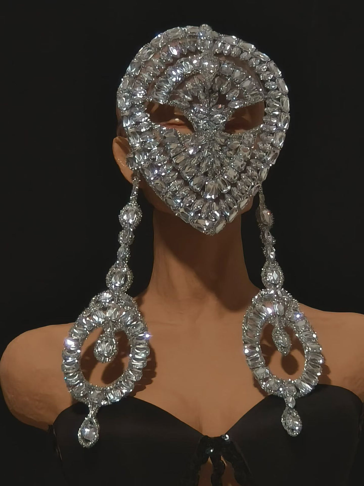 CELESINYI Taozhuang Crystal Diamond Mask Earring Set