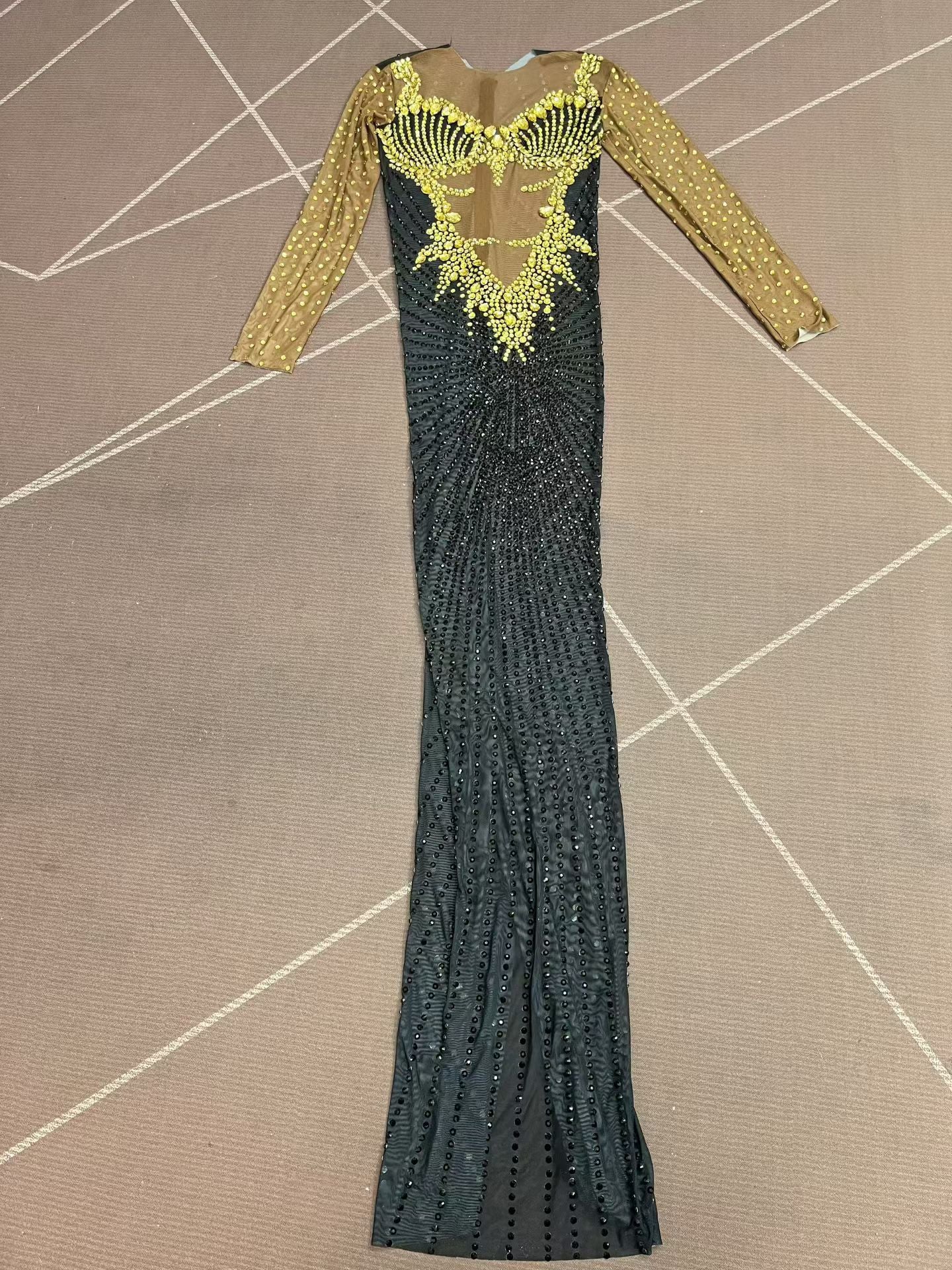 CELESINYI Chijin Crystal Two-Tone Sleeve Gown