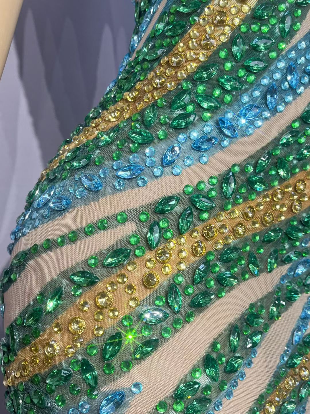 CELESINYI Jinguxian Crystal Tri-Color Wave Mini Dress