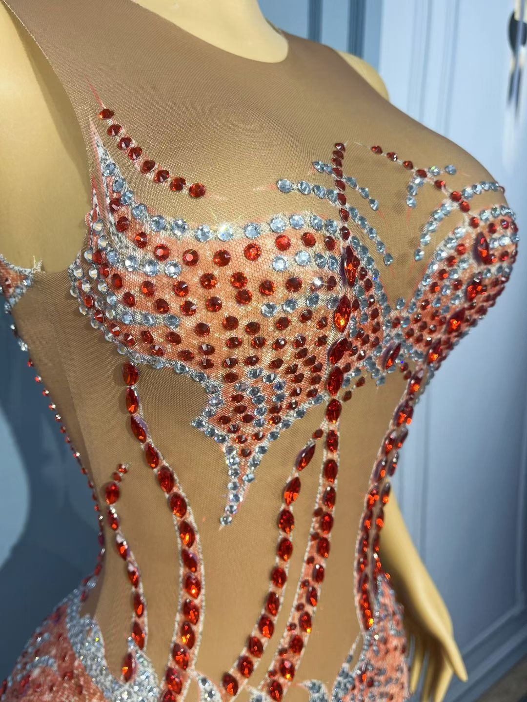 CELESINYI Hongri Crystal Sunburst Mermaid Gown