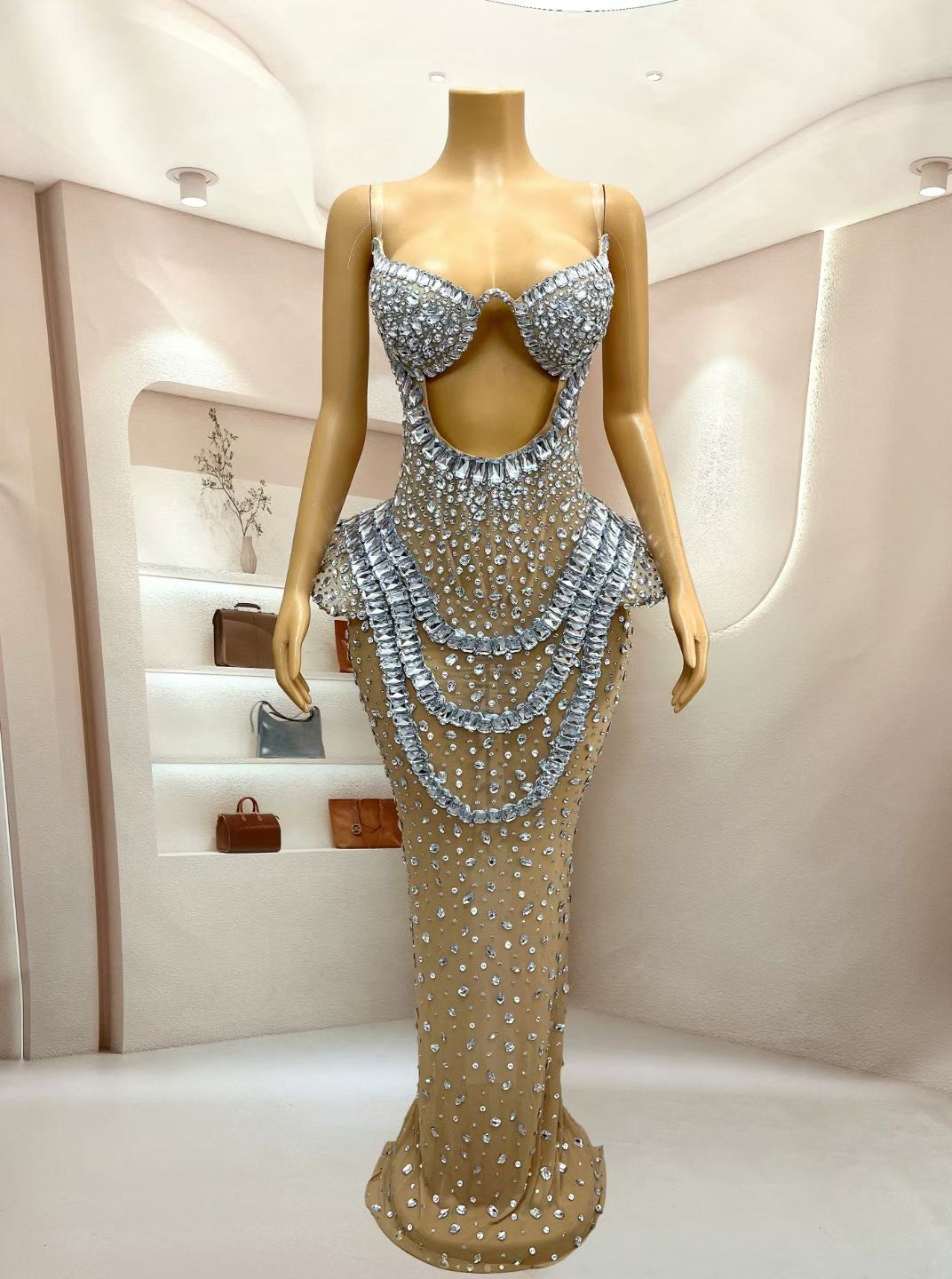 CELESINYI Geseguan Crystal Full Stone Gown (Light Nude)