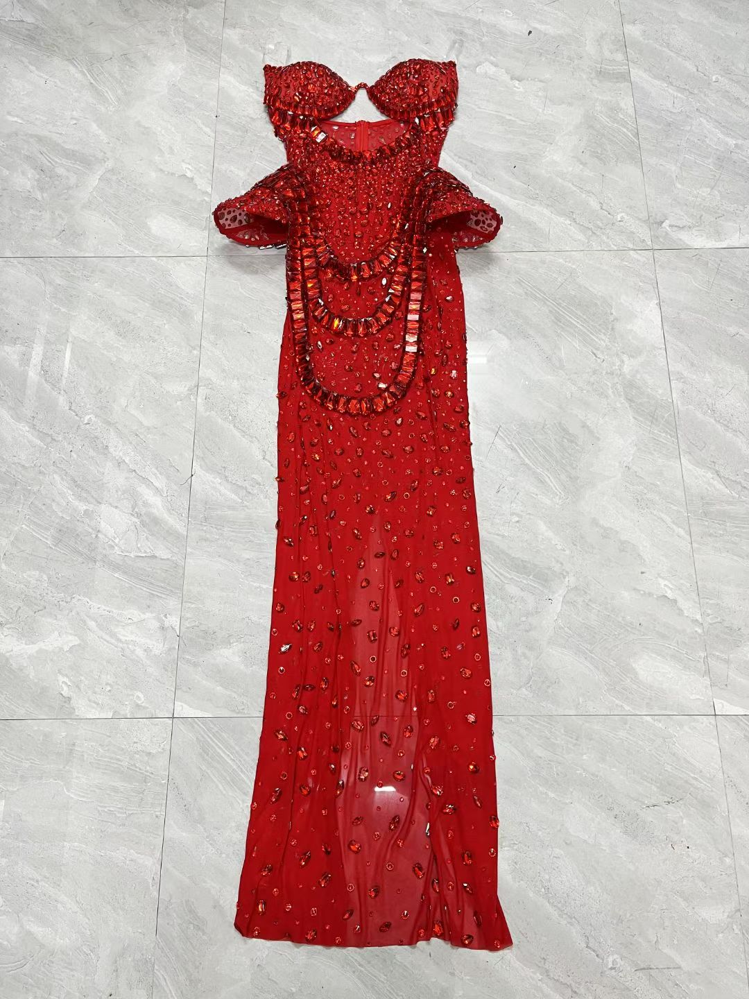 CELESINYI Geseguan Crystal Full Stone Gown (Vivid Red)