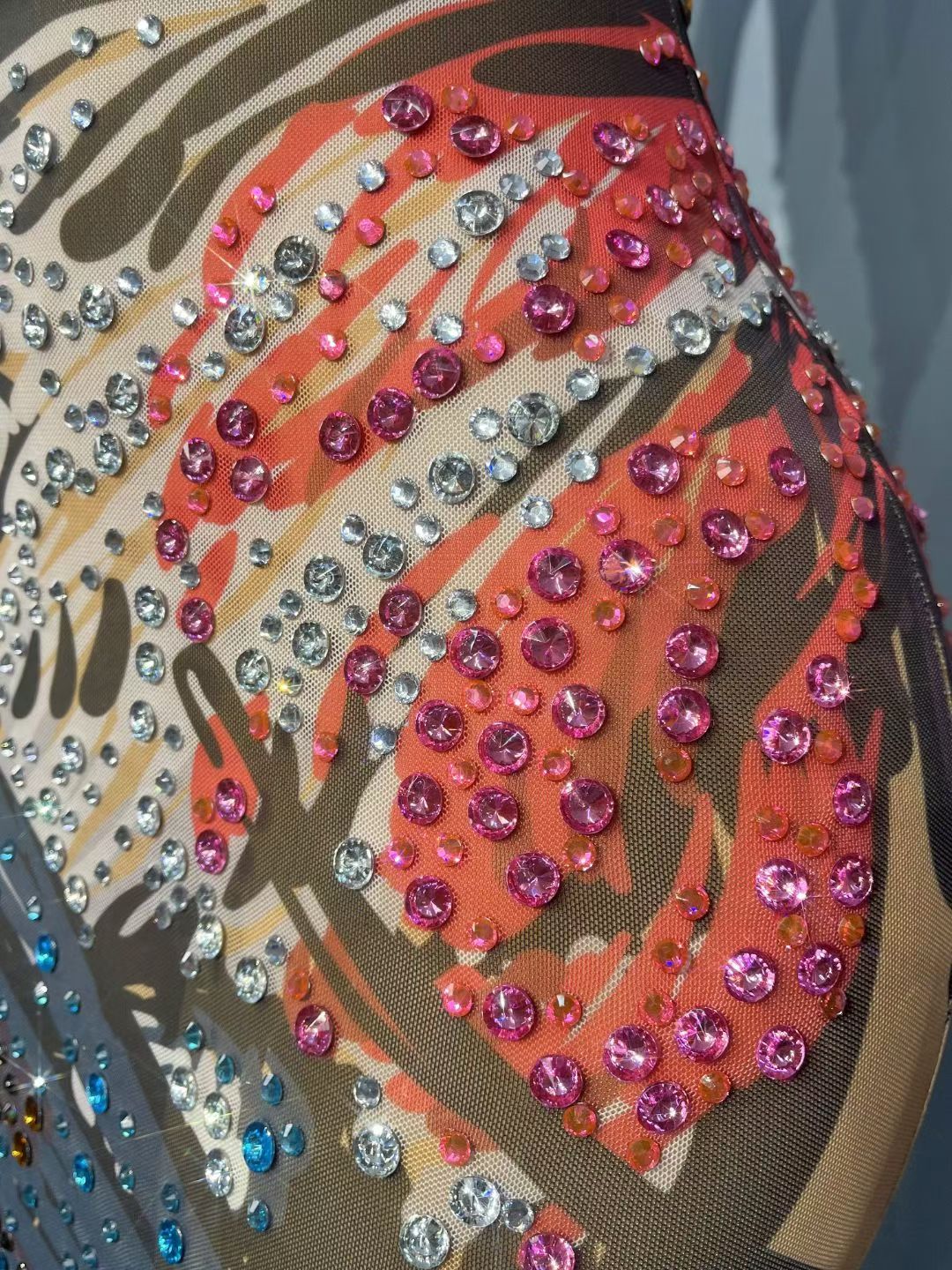 CELESINYI Huadie Crystal Butterfly Print Gown