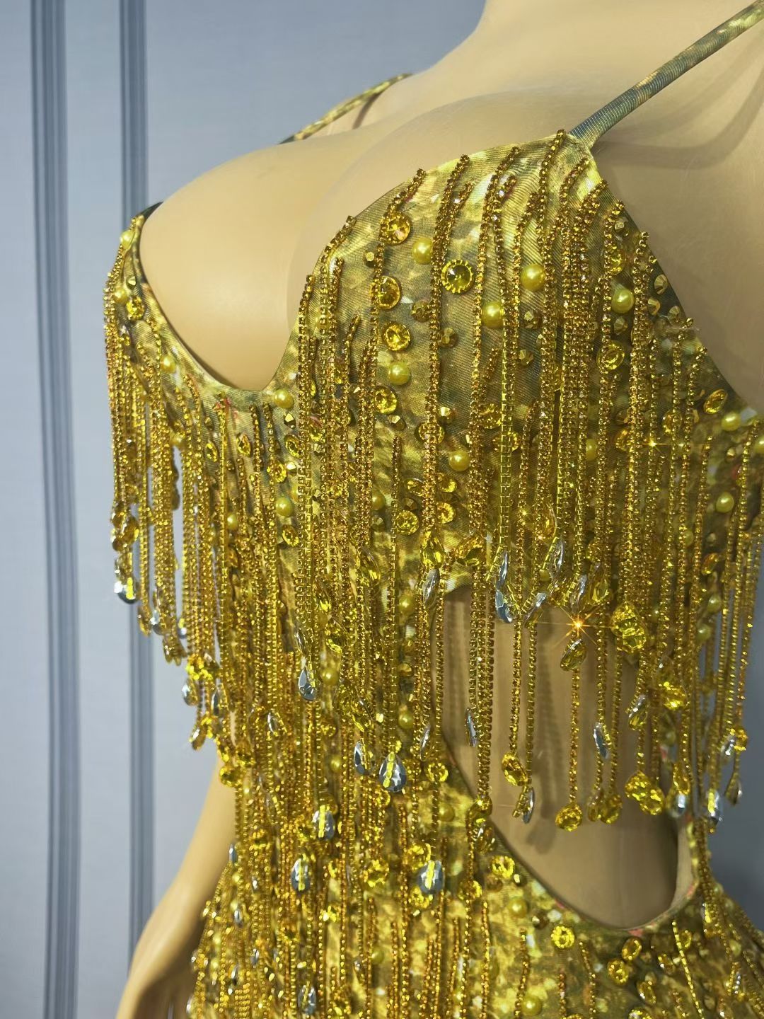 CELESINYI Huangjinkuang Crystal Gold Fringe Mini Dress