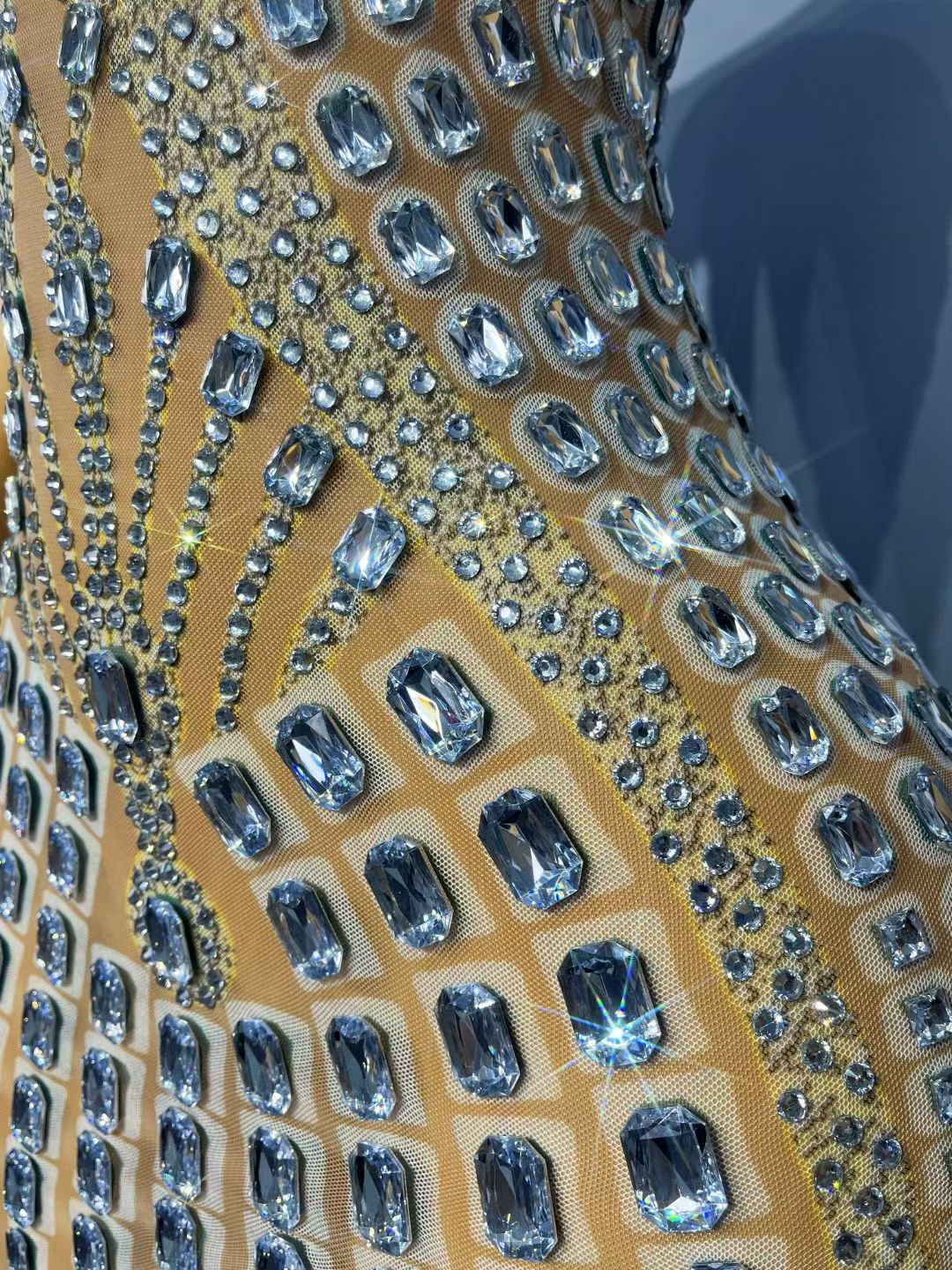 CELESINYI Jinluansuyi Crystal Jewel Armor Gown