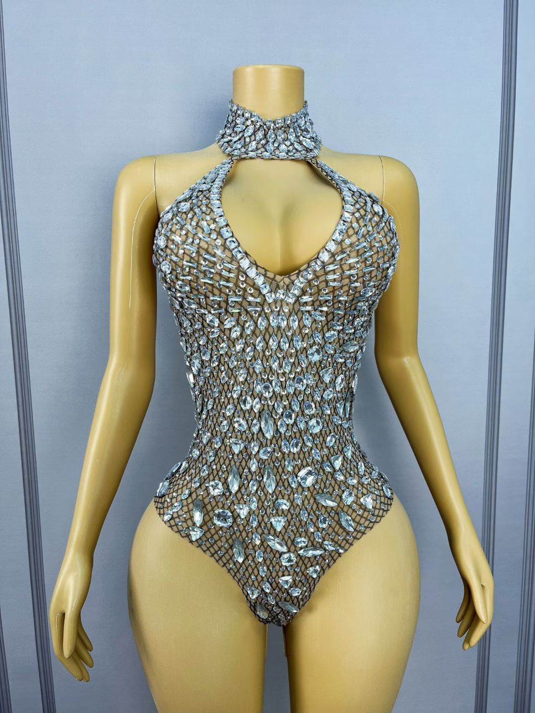 CELESINYI Juanhua Crystal Fishnet Keyhole Bodysuit