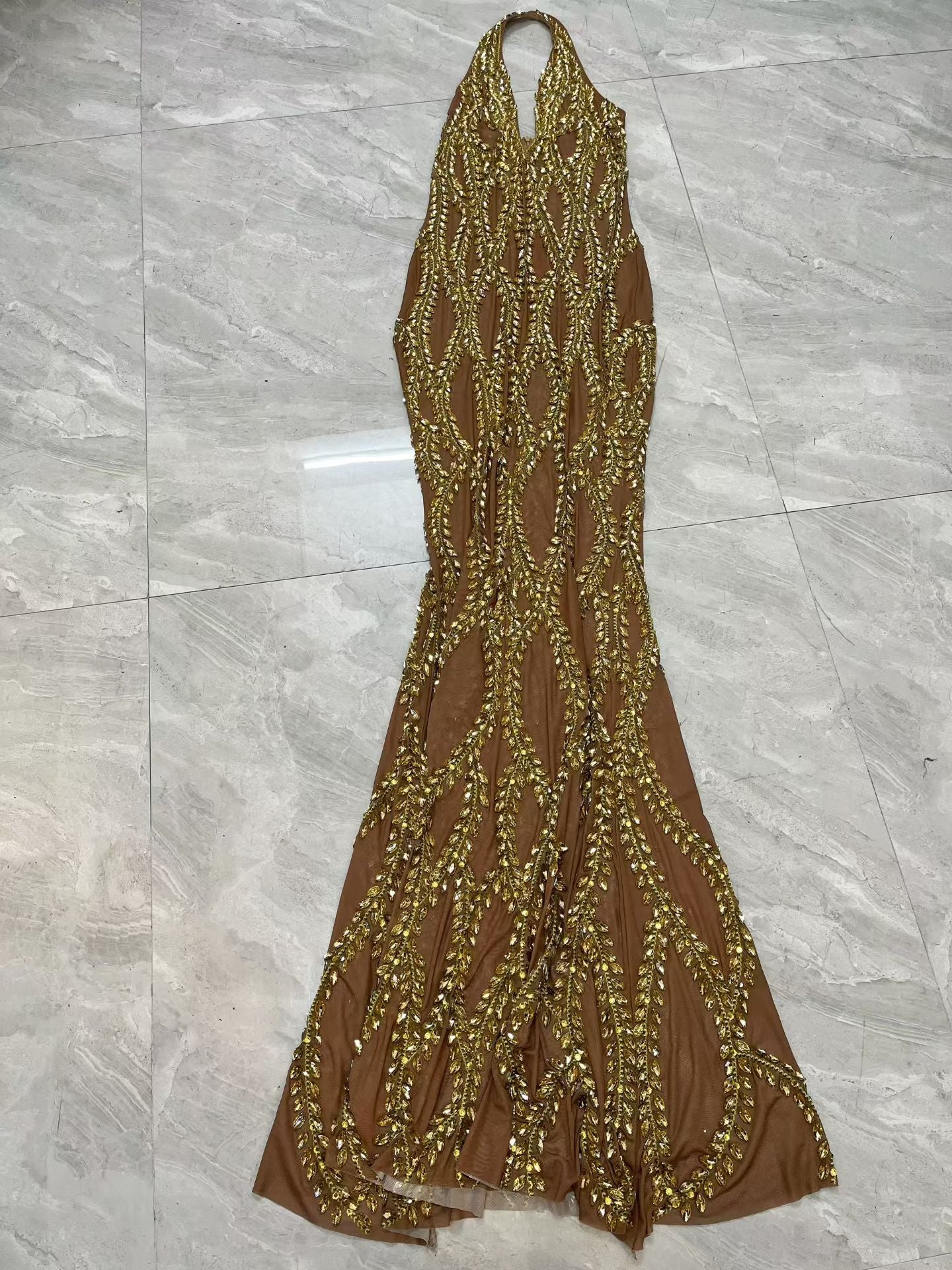 CELESINYI Tengliuzhi Crystal Leaf Halter Gown (Gold)