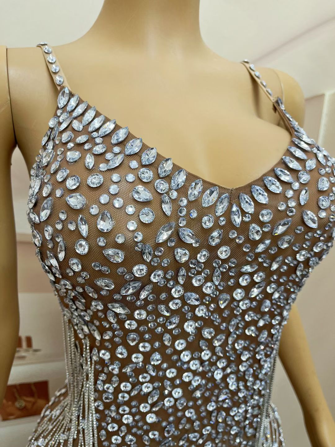 CELESINYI Xingqi Crystal White Deep Skin Gown