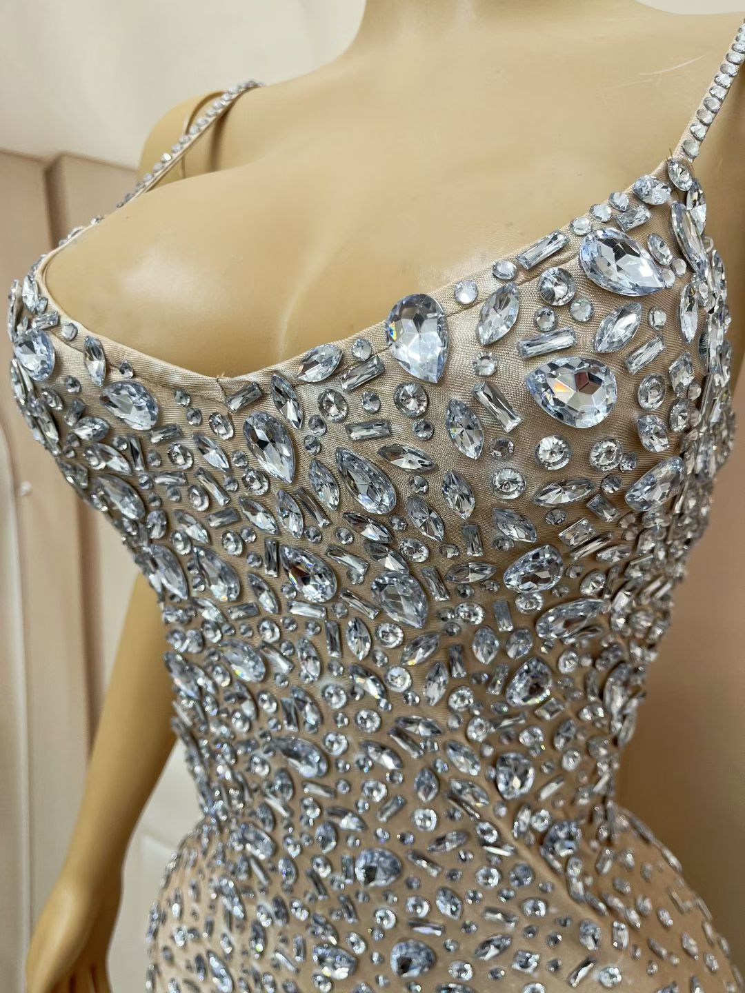 CELESINYI Xingshanshan Crystal Full Stone Midi Dress
