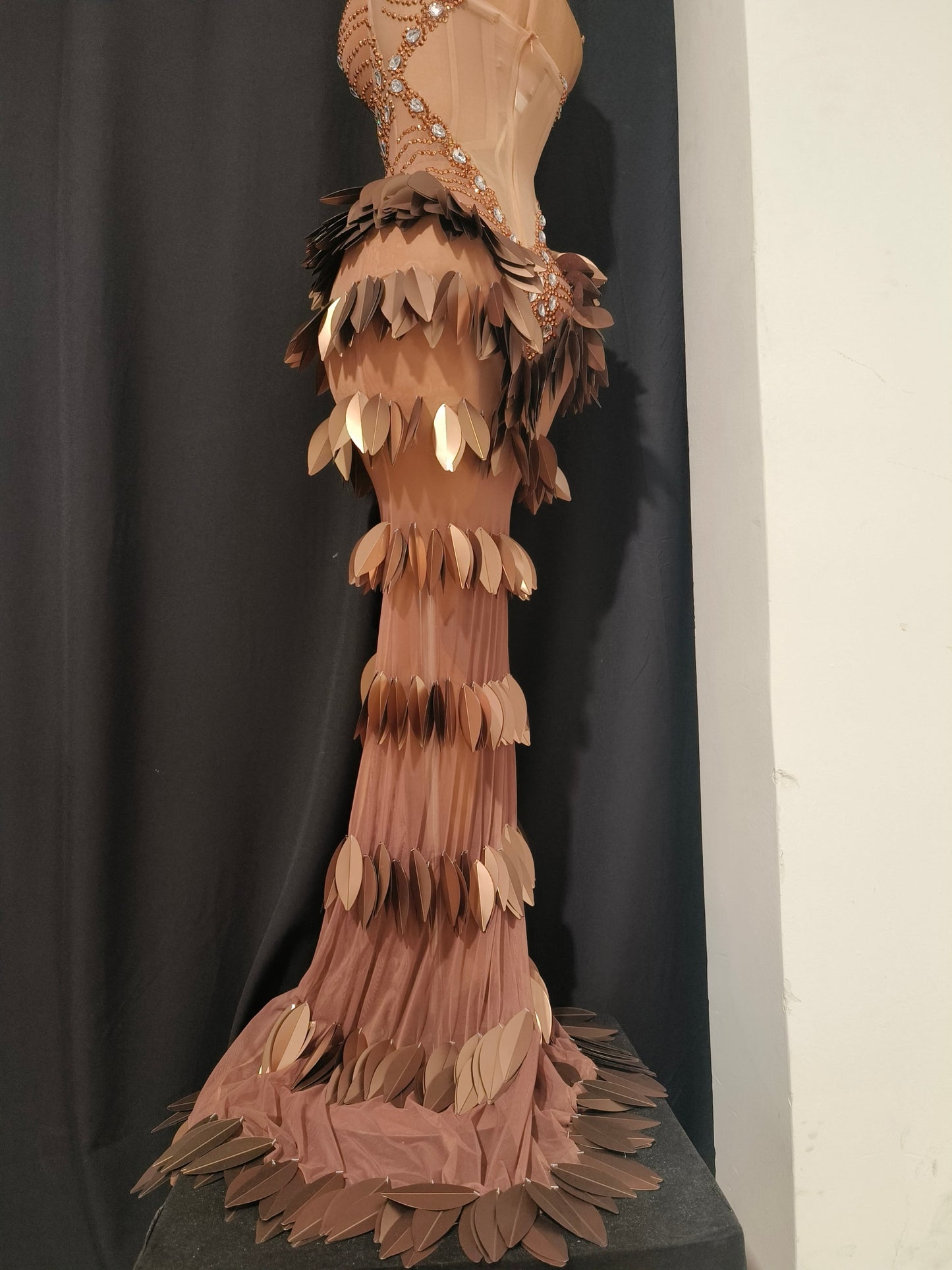 CELESINYI Chaye Crystal Copper Leaf Mermaid Gown