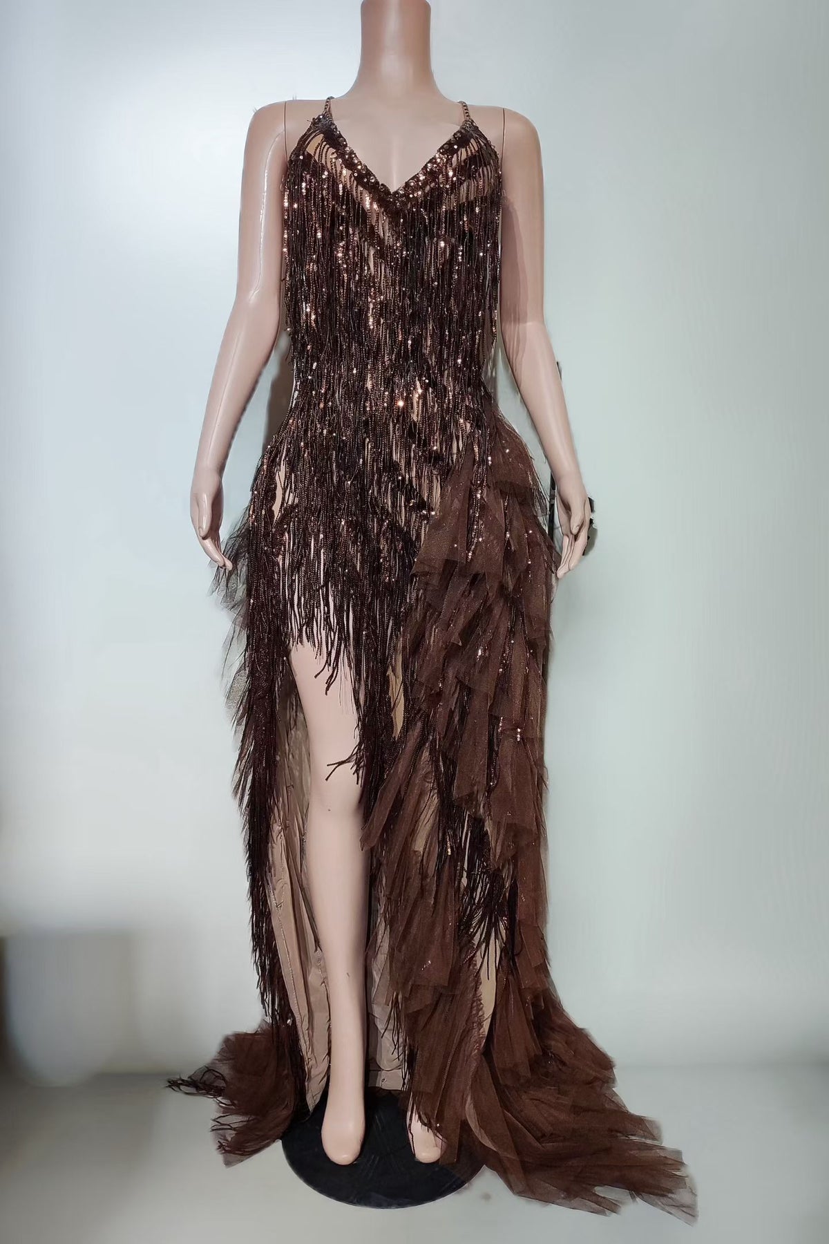 CELESINYI Kafei Crystal Metallic Fringe Asymmetric Gown