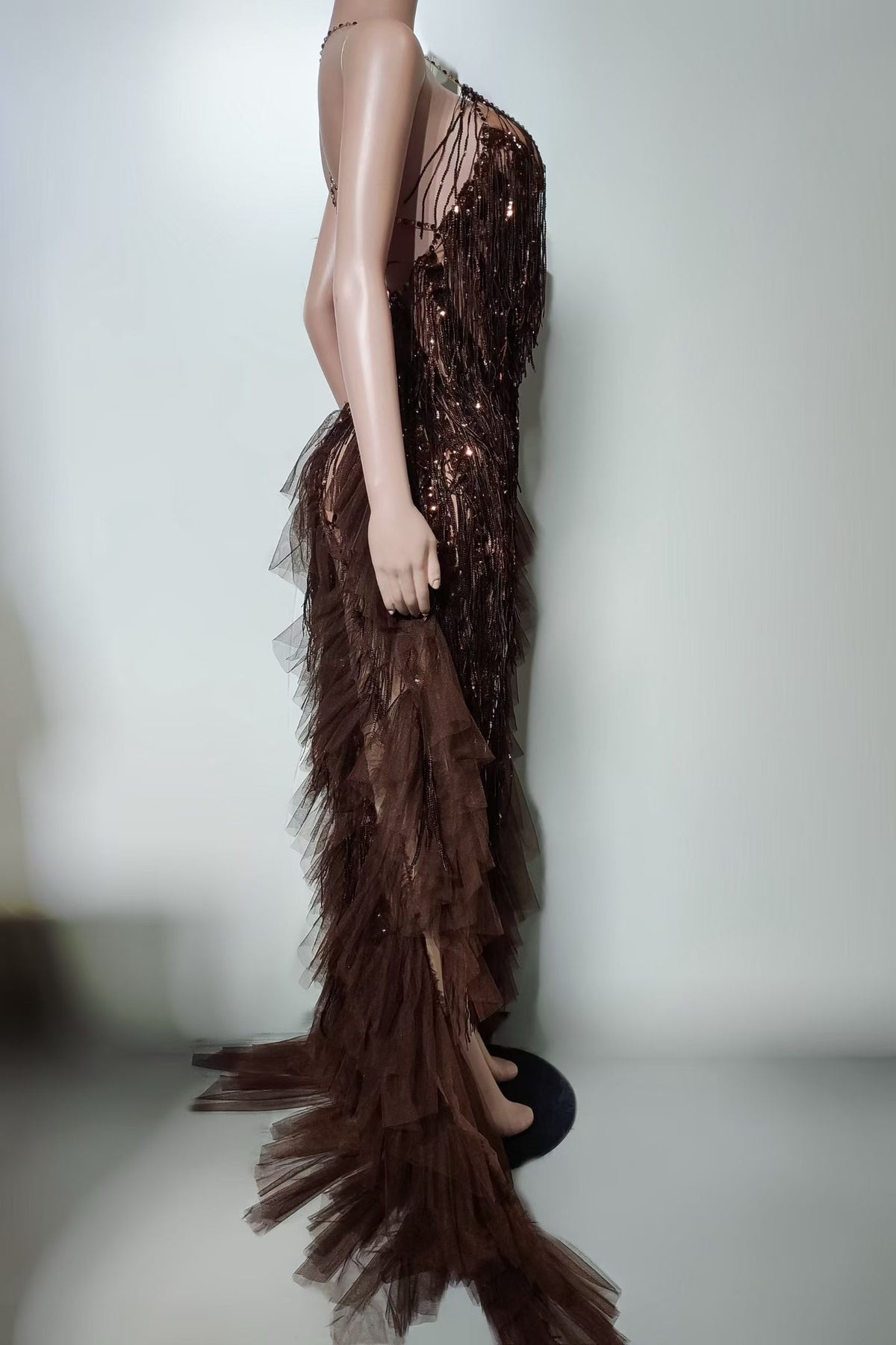 CELESINYI Kafei Crystal Metallic Fringe Asymmetric Gown