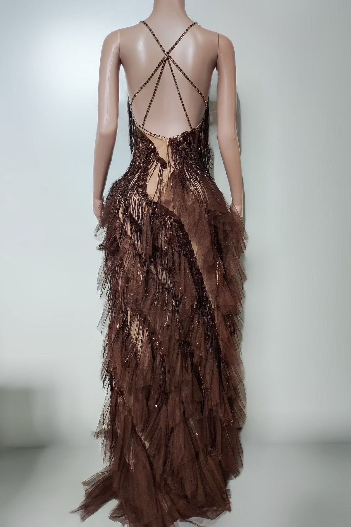 CELESINYI Kafei Crystal Metallic Fringe Asymmetric Gown