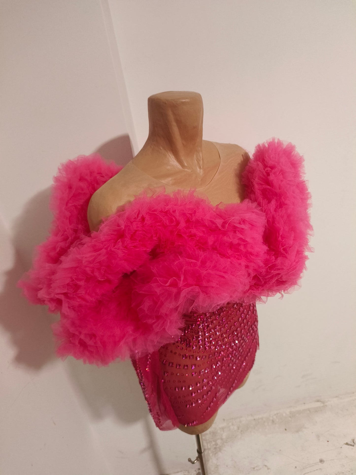 CELESINYI Guose Crystal Hot Pink Ruffle Mini Dress