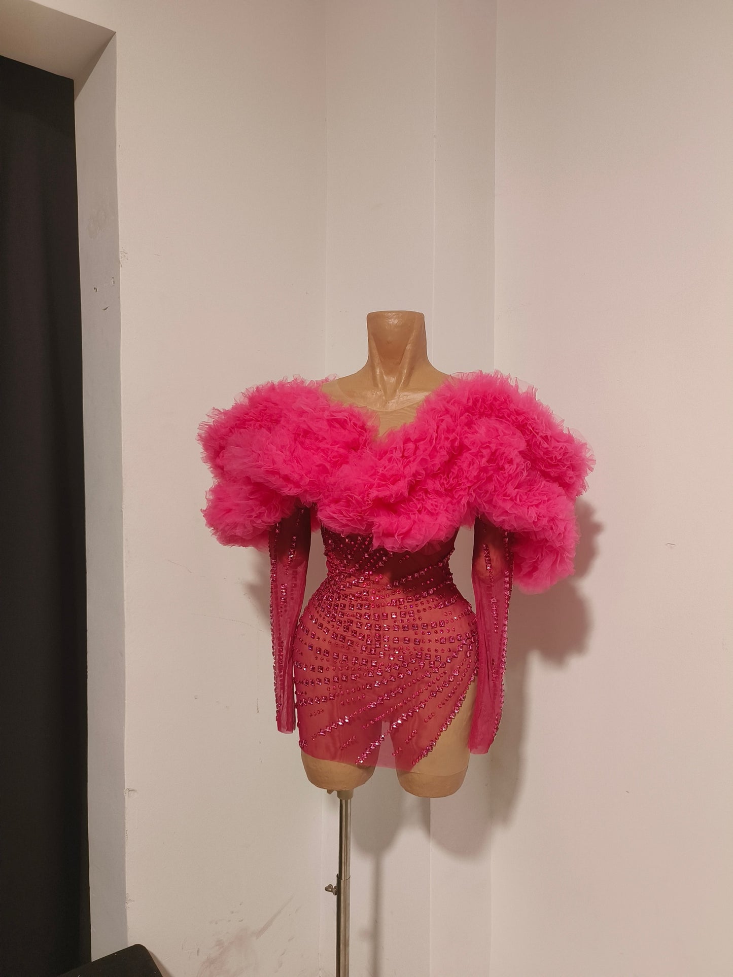 CELESINYI Guose Crystal Hot Pink Ruffle Mini Dress